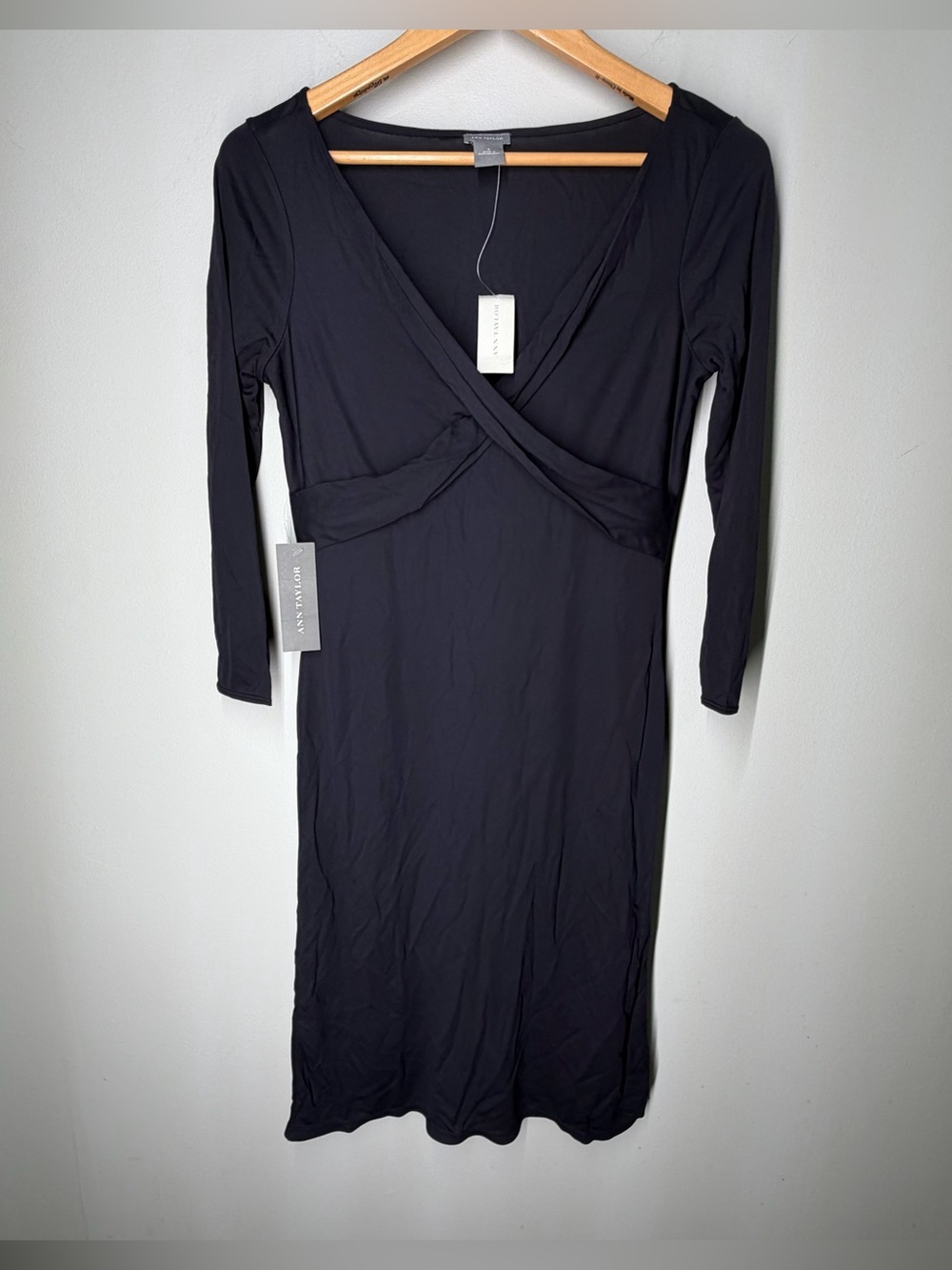 NEW Ann Taylor Black Long Sleeve Surplice V Neck Sheath Elegant 3/4 Sleeve Dress